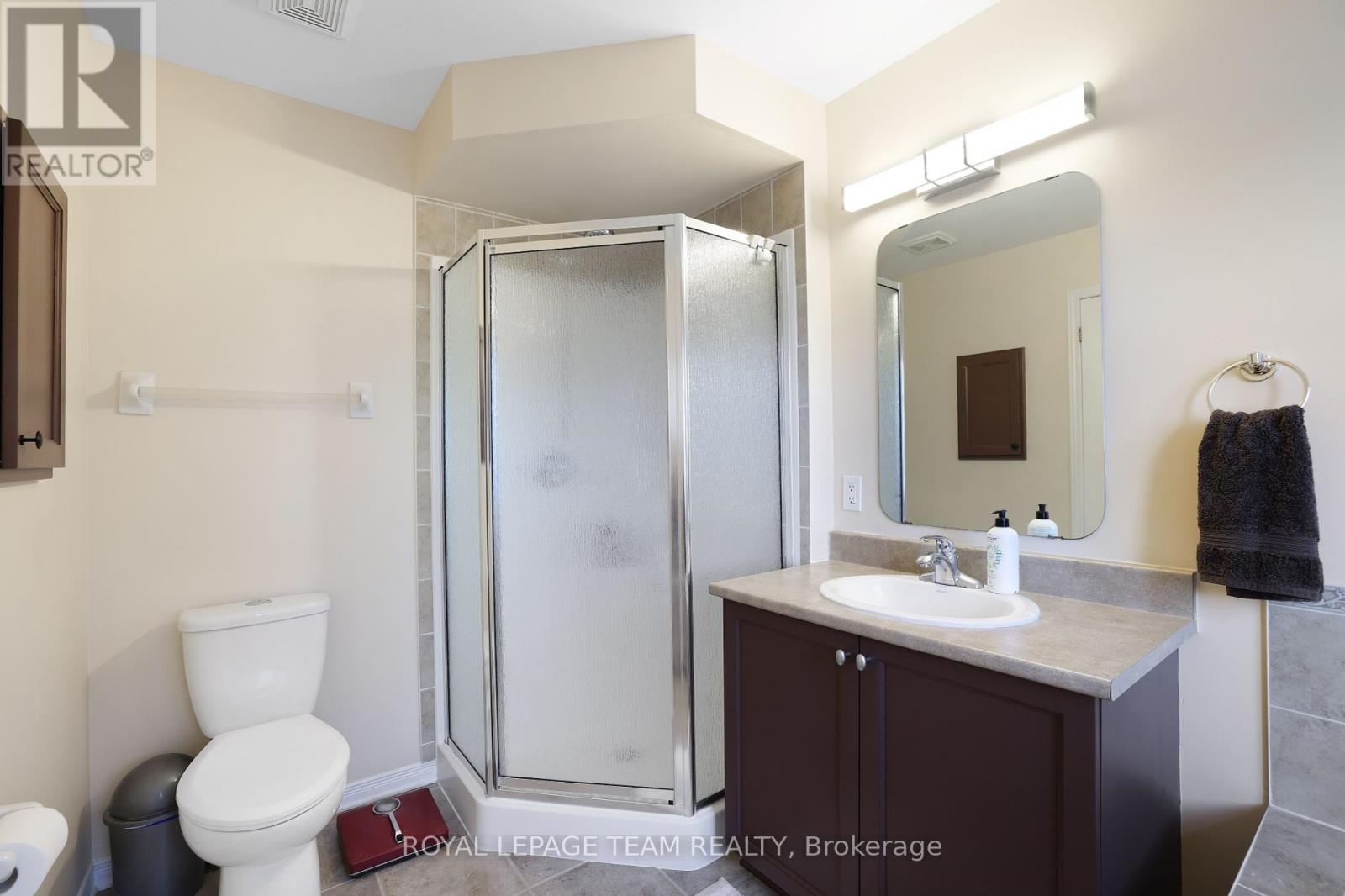 Photo 28 of 144 Deercroft Avenue, Ottawa ON
