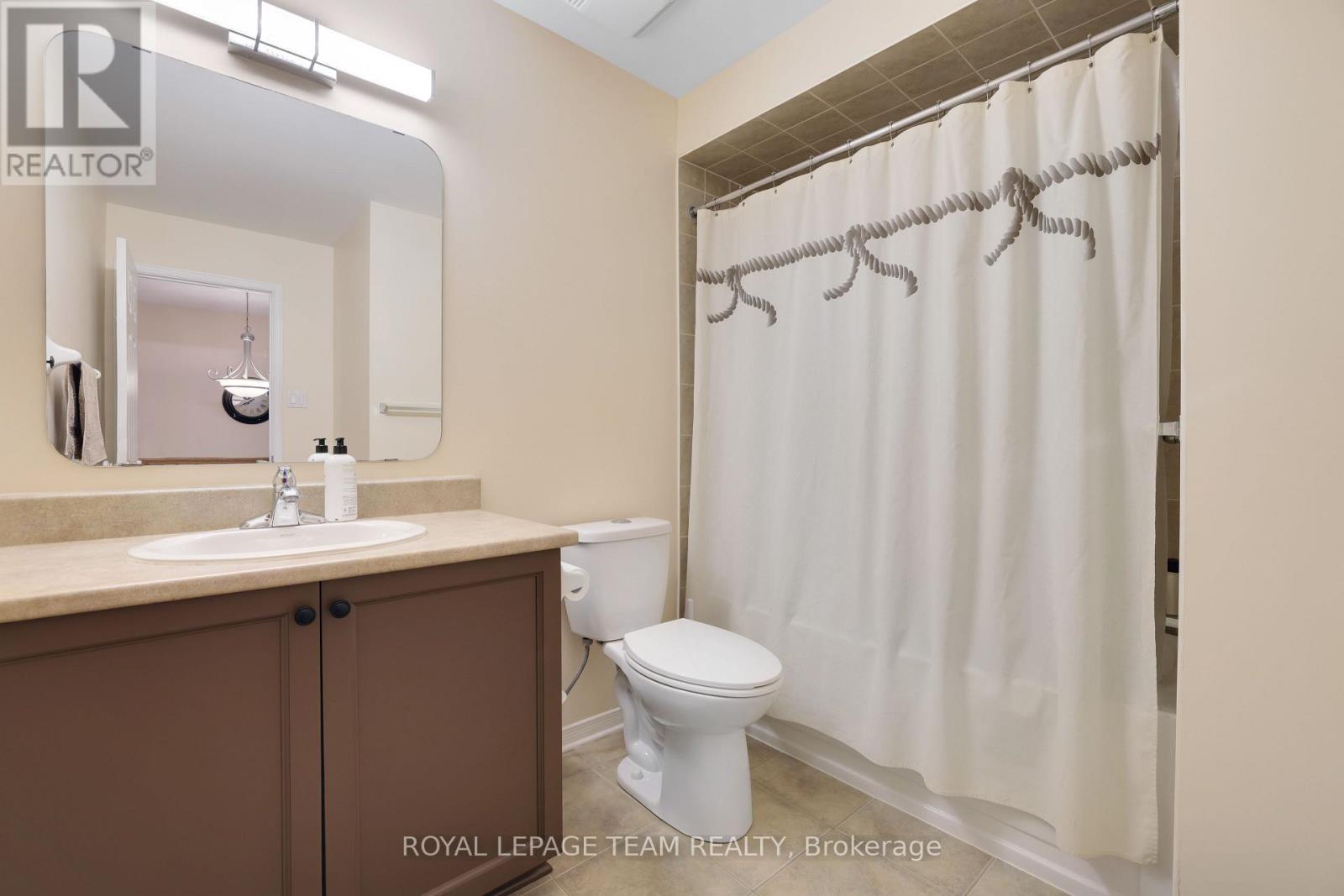 Photo 30 of 144 Deercroft Avenue, Ottawa ON