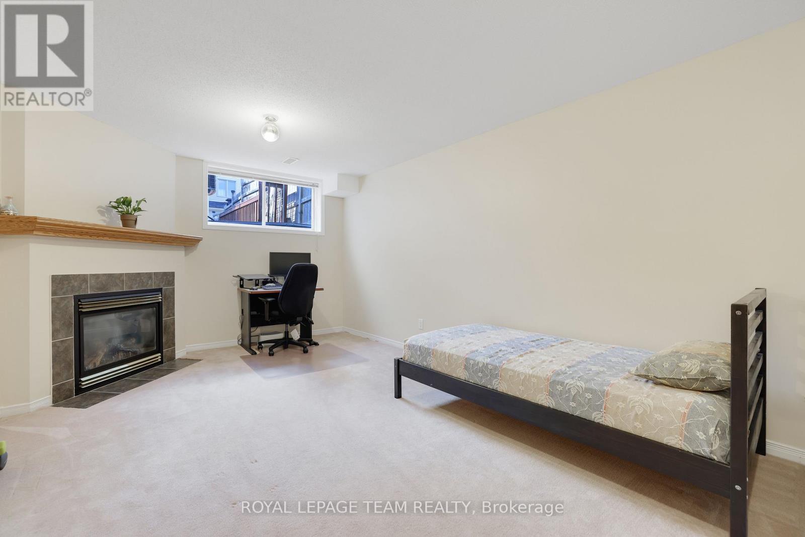 Photo 36 of 144 Deercroft Avenue, Ottawa ON