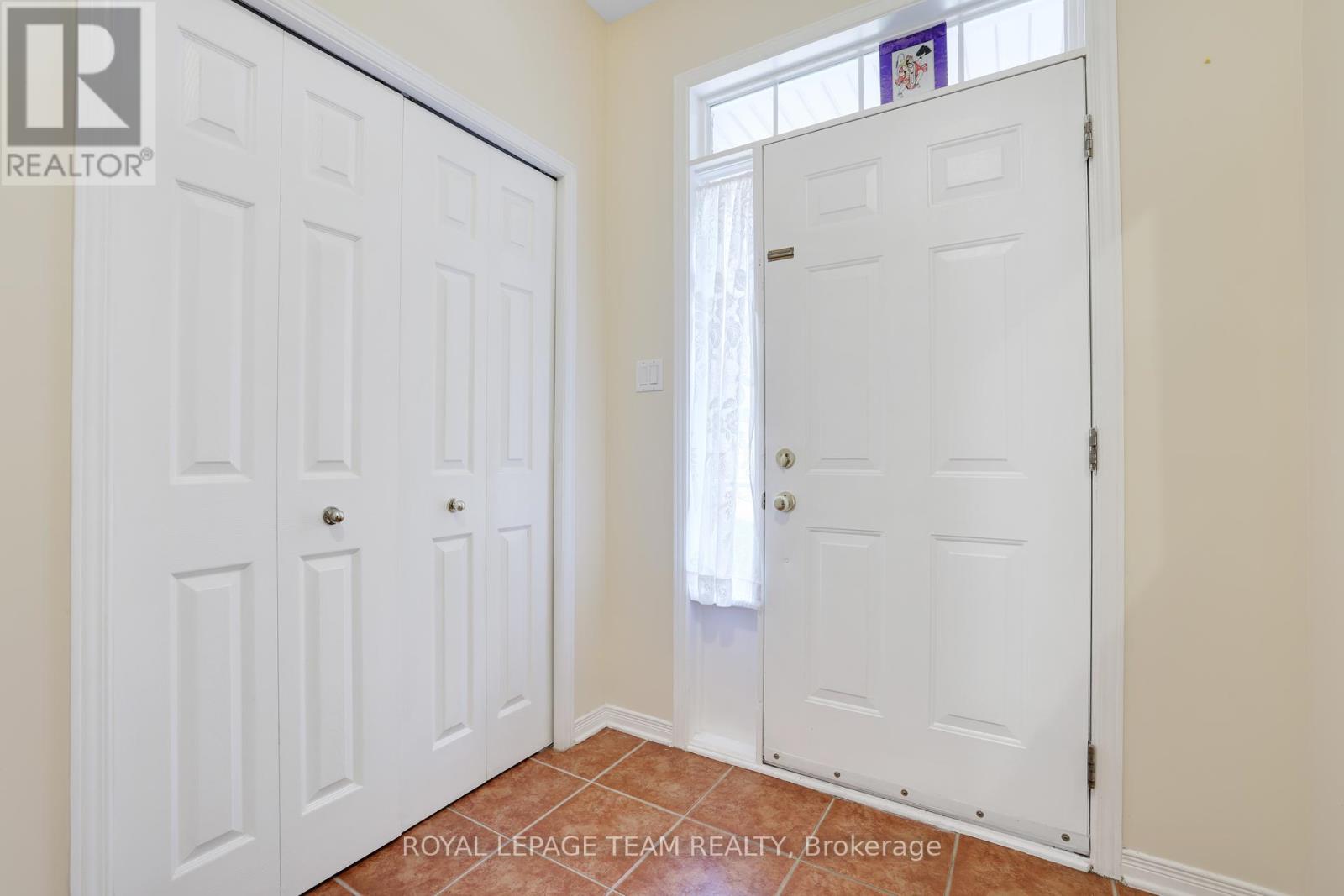 Photo 6 of 144 Deercroft Avenue, Ottawa ON