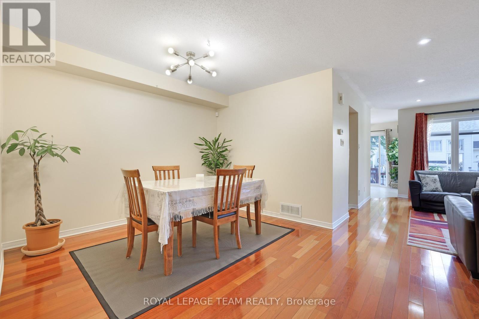 Photo 7 of 144 Deercroft Avenue, Ottawa ON