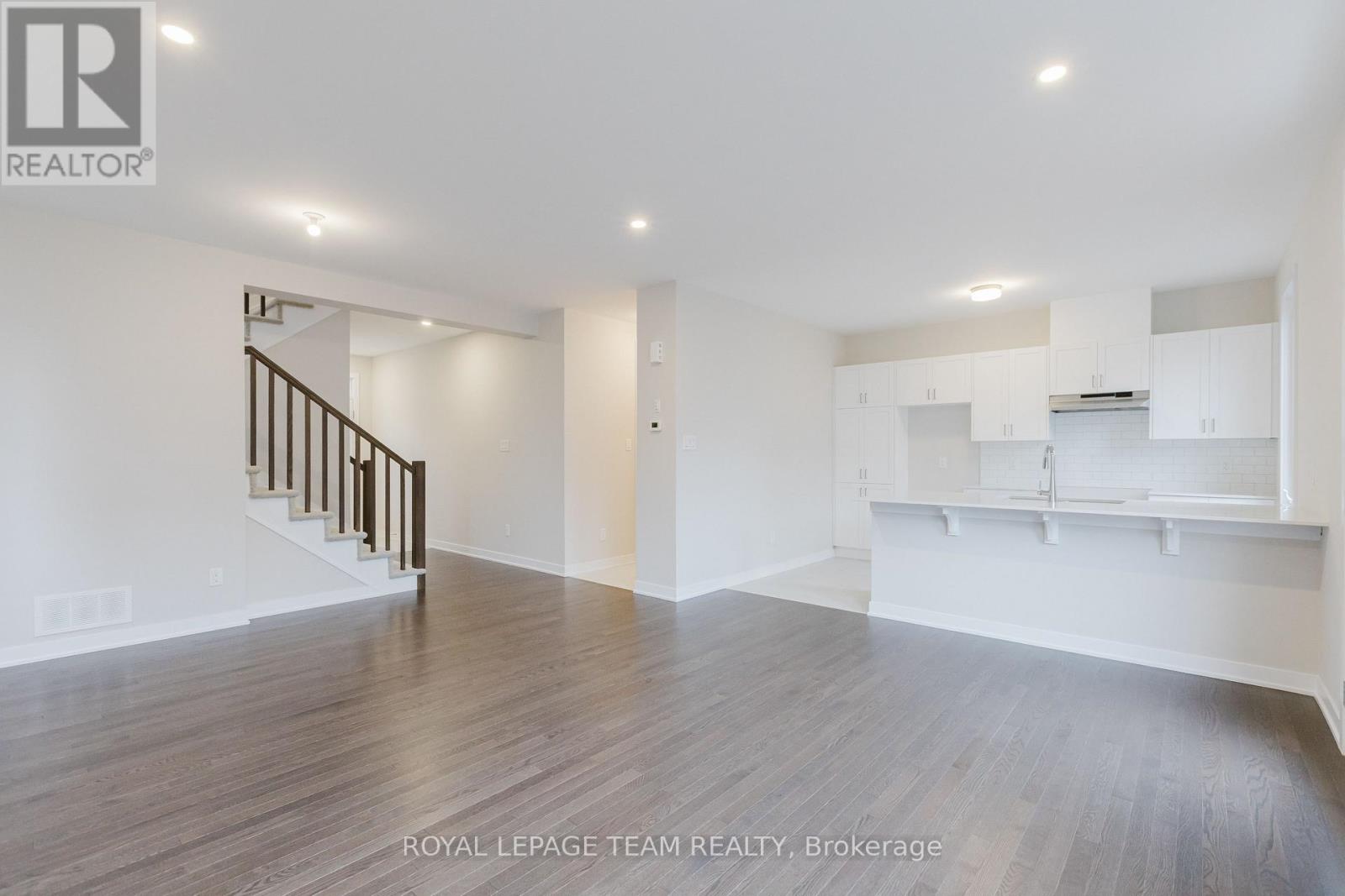 Photo 8 of 610 Expansion Road, Ottawa ON