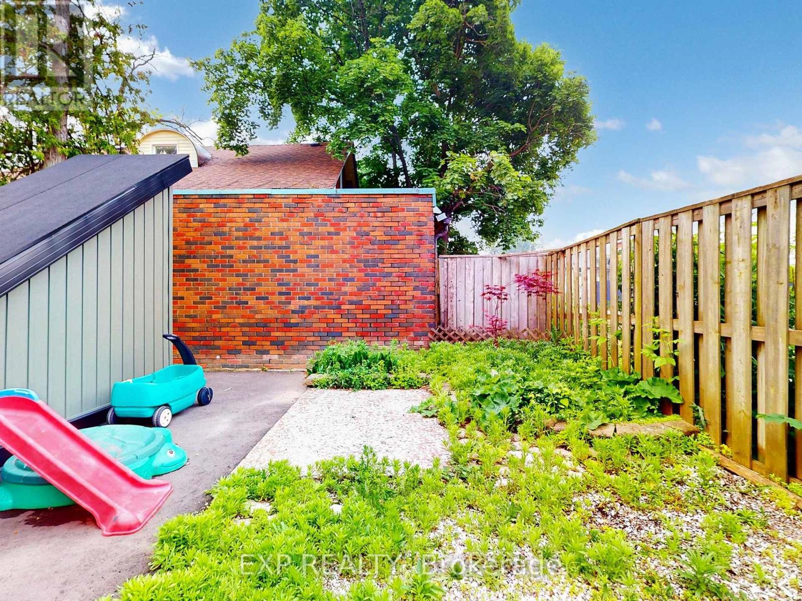 Photo 32 of 7 David Street, Brampton ON