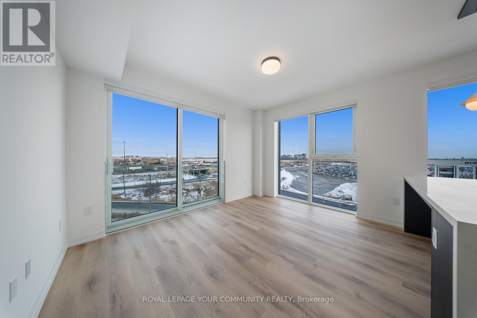 Photo 11 of 602 5 York Garden Way, Toronto ON