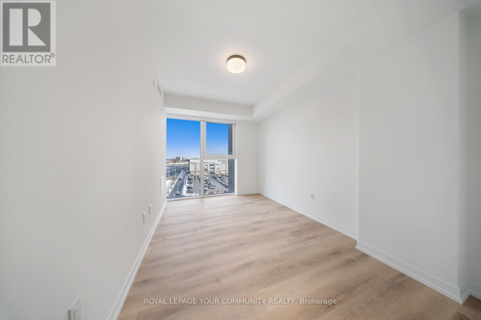Photo 15 of 602 5 York Garden Way, Toronto ON