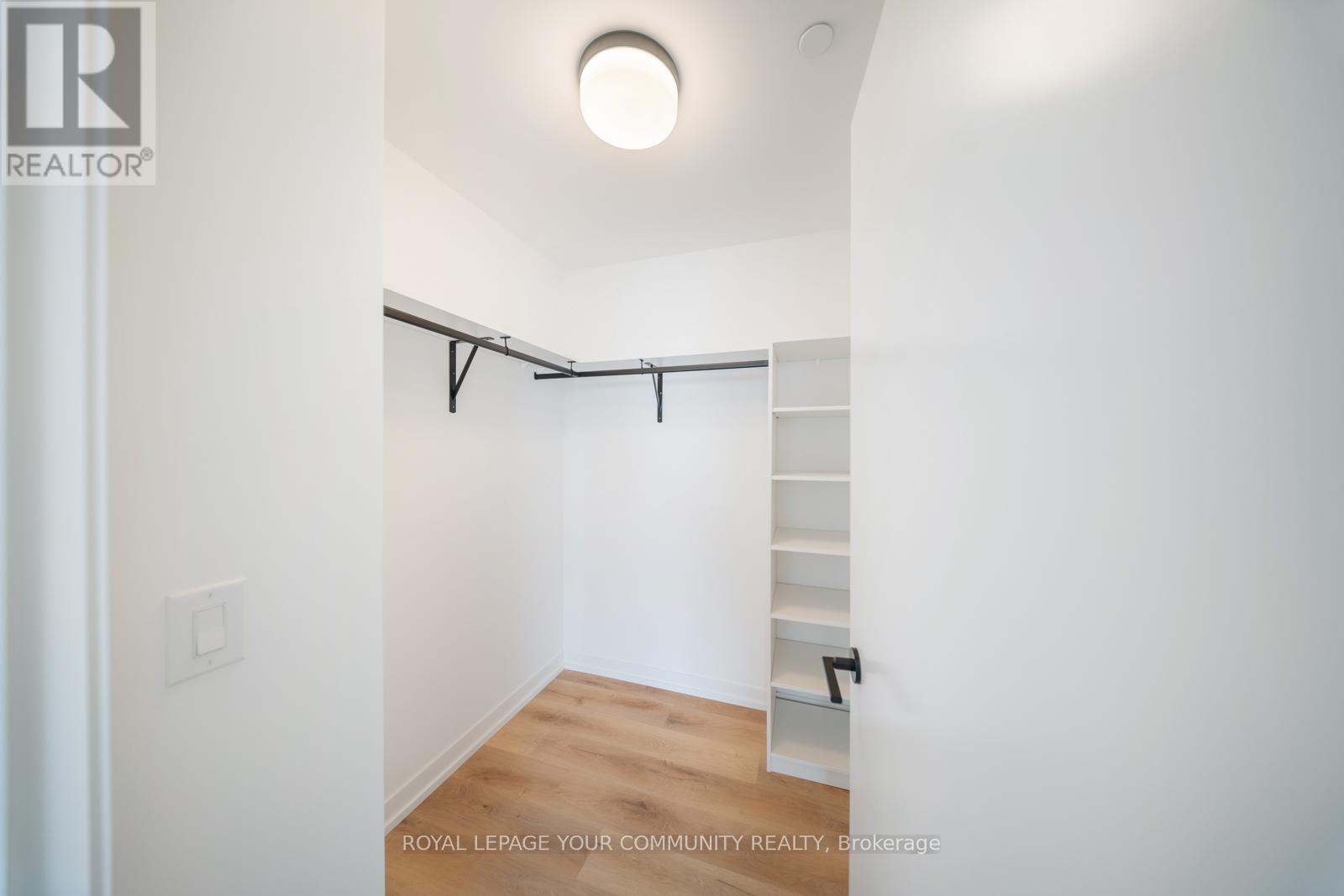 Photo 18 of 602 5 York Garden Way, Toronto ON
