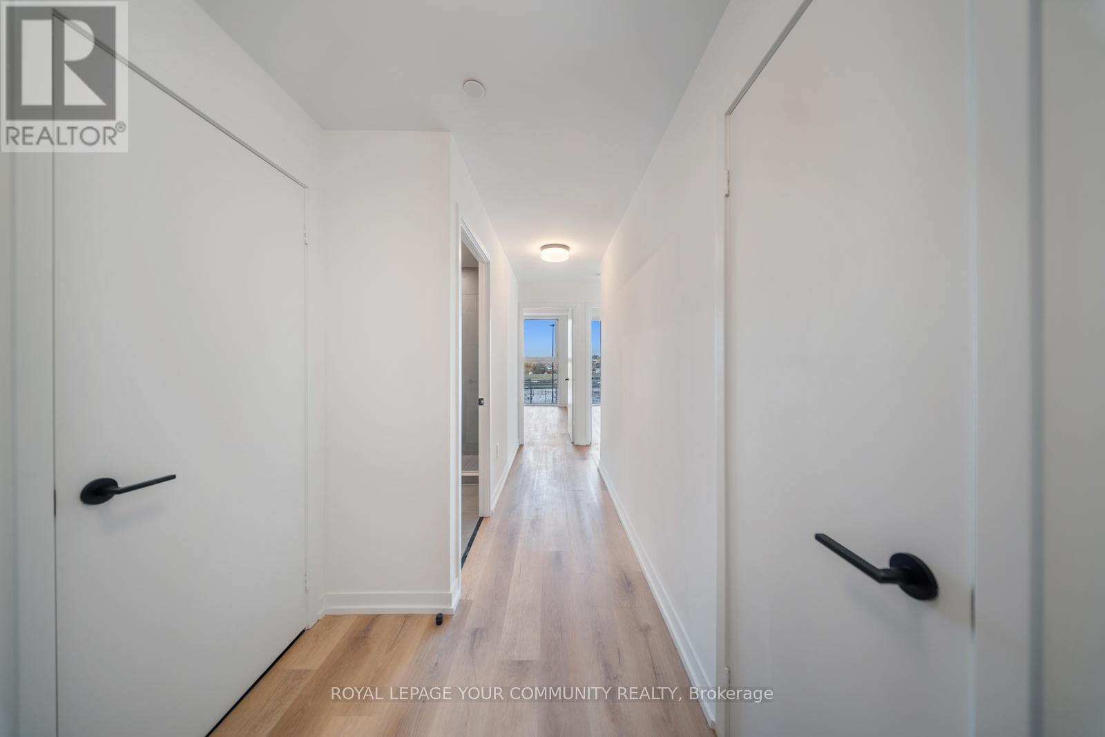 Photo 5 of 602 5 York Garden Way, Toronto ON
