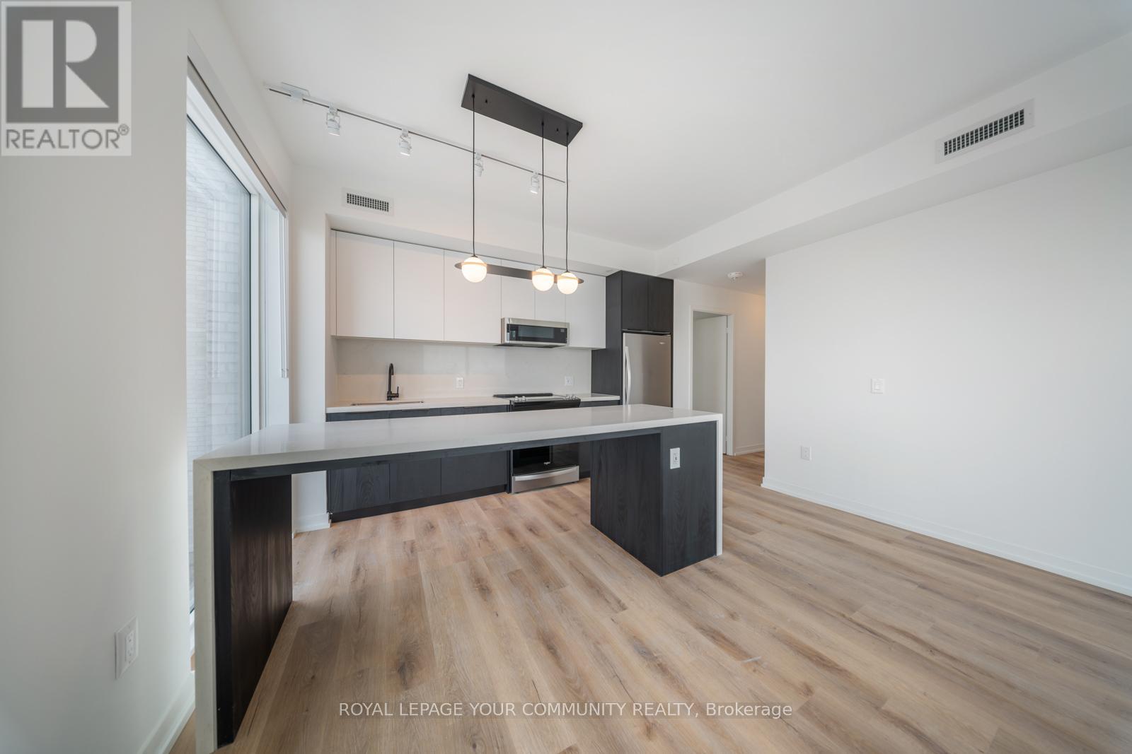 Photo 9 of 602 5 York Garden Way, Toronto ON