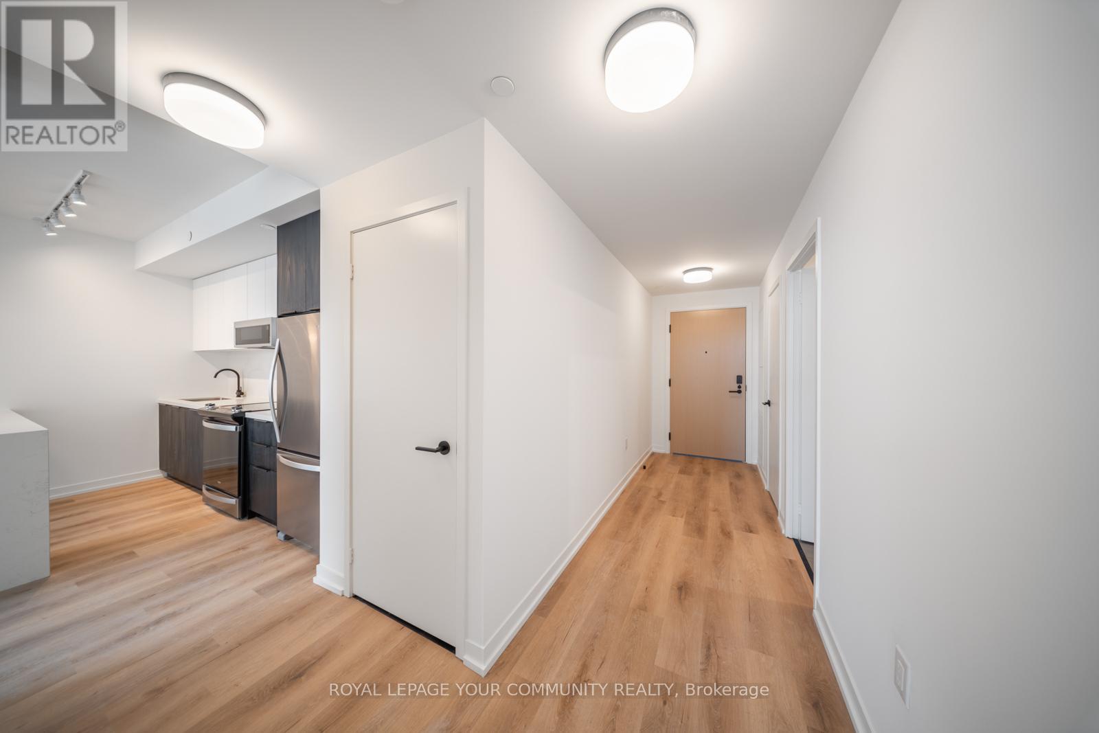 Photo 1 of 711 5 York Garden Way, Toronto ON