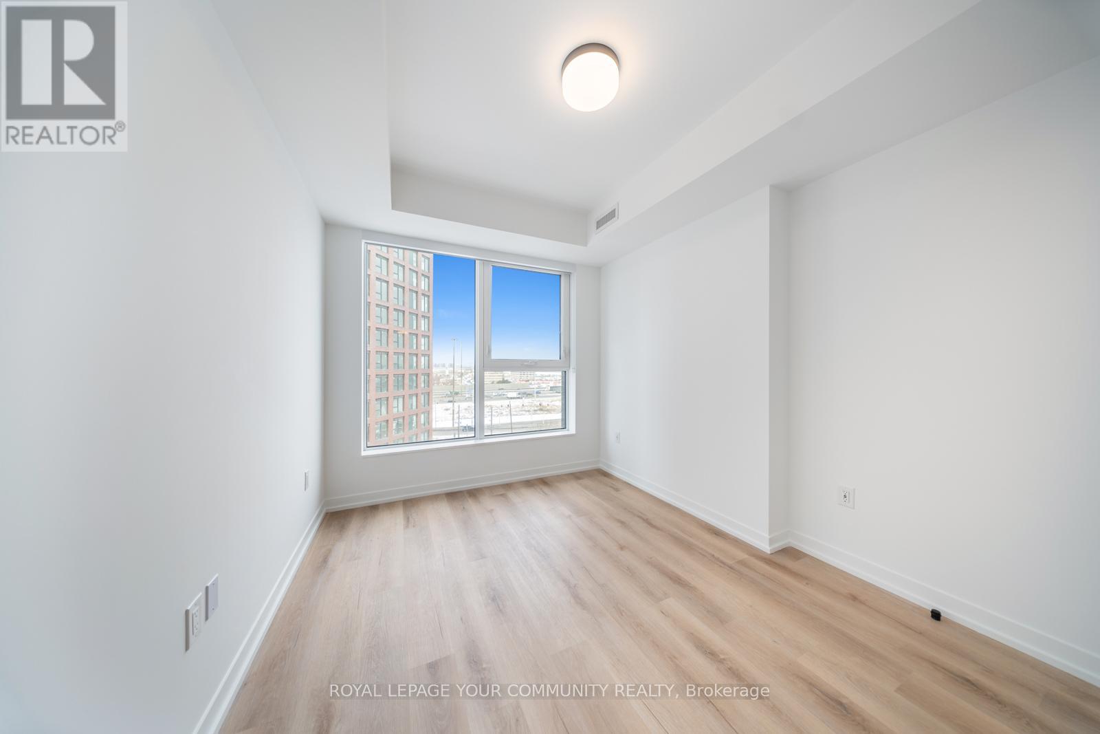 Photo 17 of 711 5 York Garden Way, Toronto ON