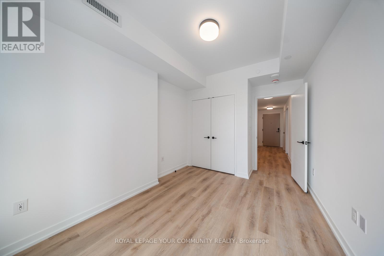 Photo 18 of 711 5 York Garden Way, Toronto ON