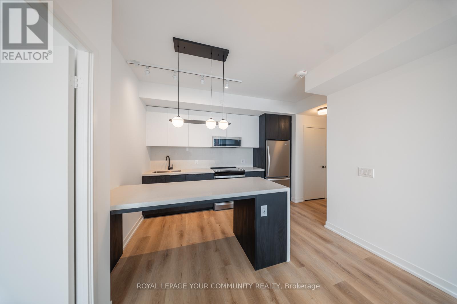 Photo 7 of 711 5 York Garden Way, Toronto ON