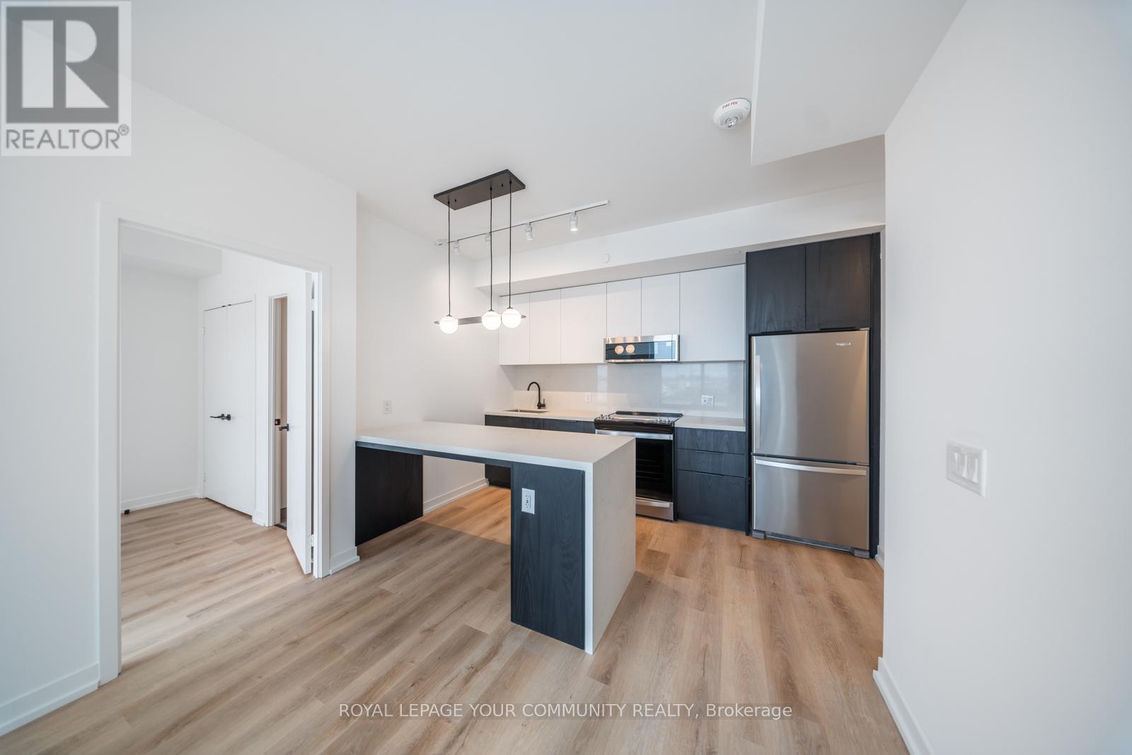 Photo 8 of 711 5 York Garden Way, Toronto ON