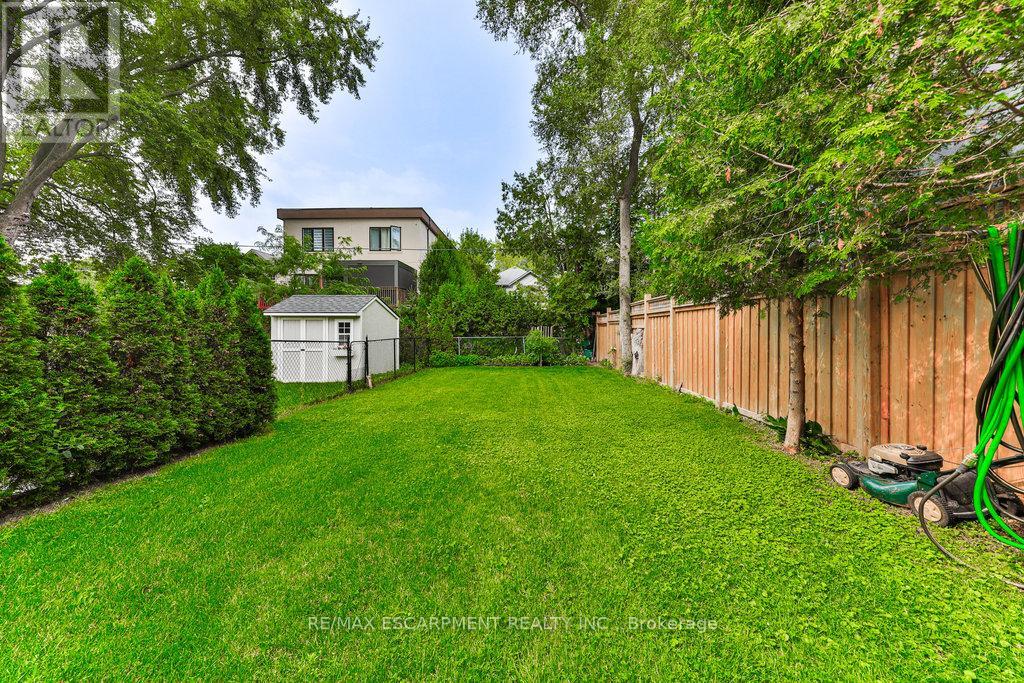 Photo 34 of 34 B Pine Avenue N, Mississauga ON