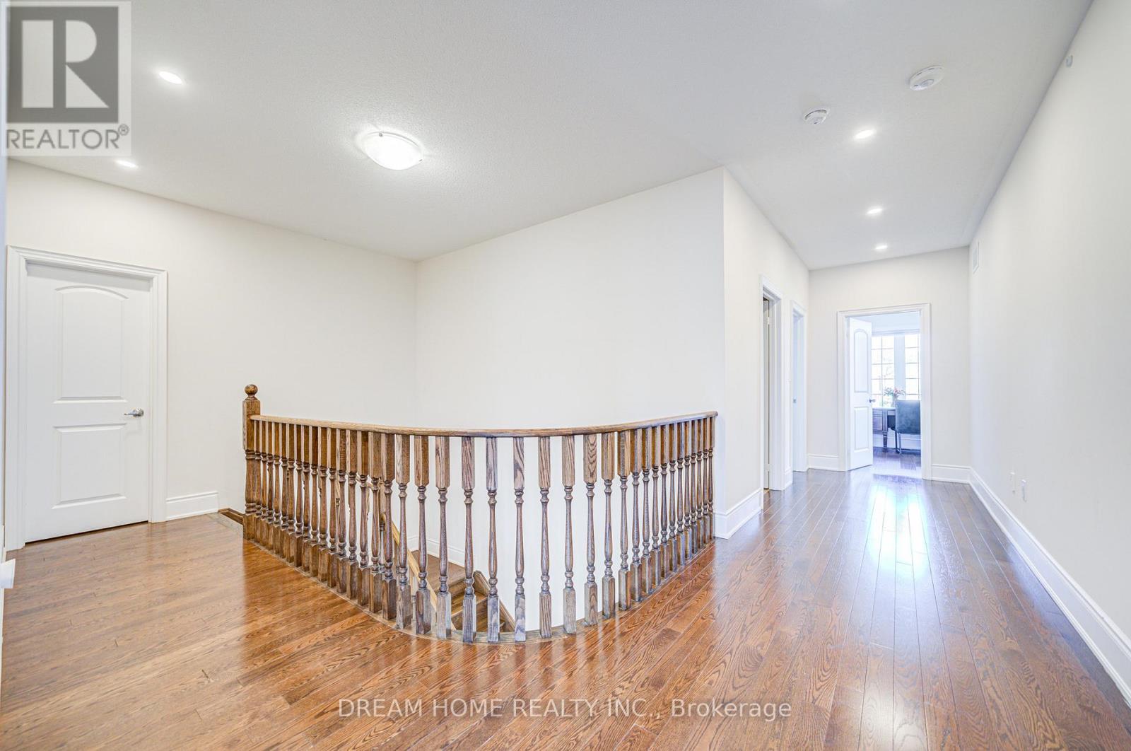 Photo 13 of 3178 Buttonbush Trail, Oakville ON