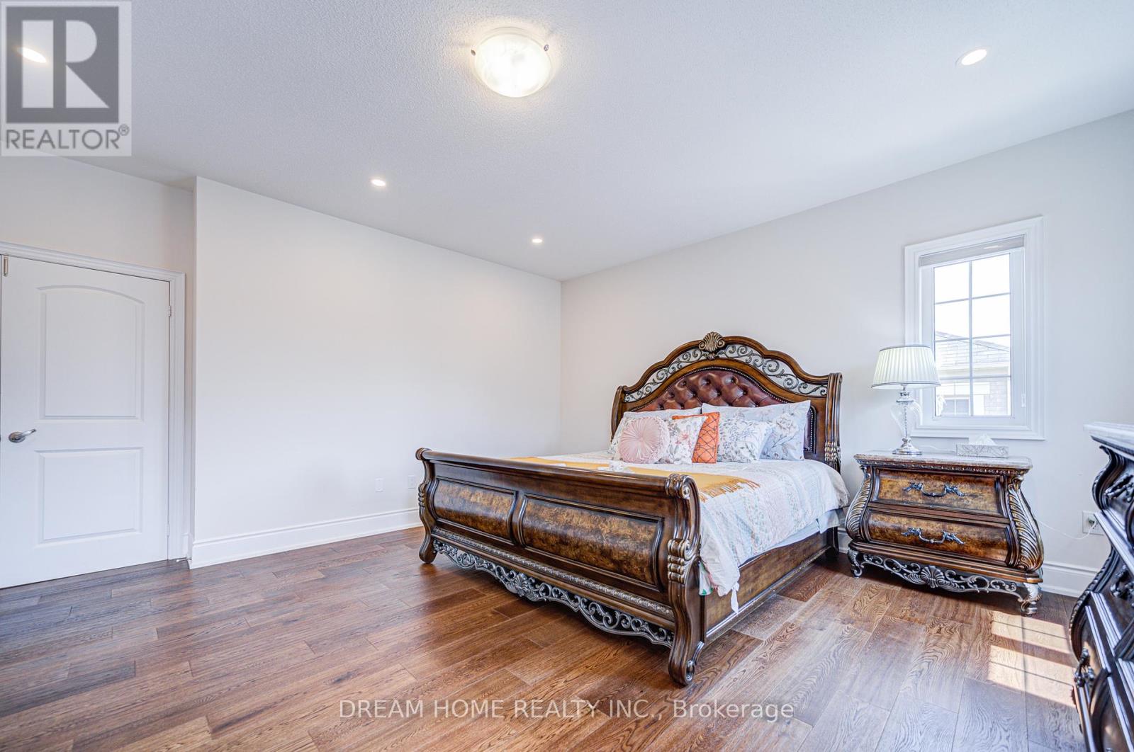Photo 17 of 3178 Buttonbush Trail, Oakville ON
