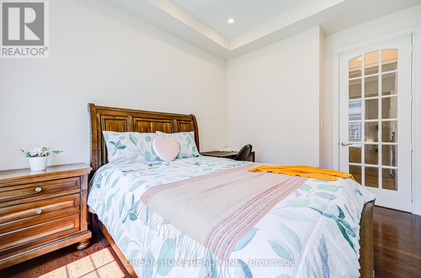 Photo 18 of 3178 Buttonbush Trail, Oakville ON