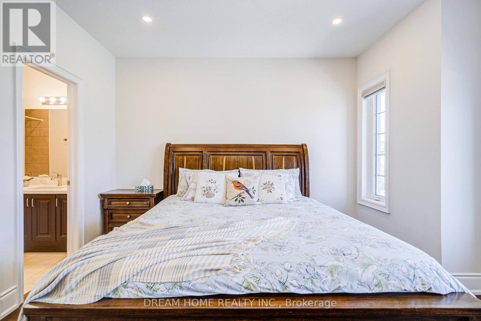 Photo 20 of 3178 Buttonbush Trail, Oakville ON