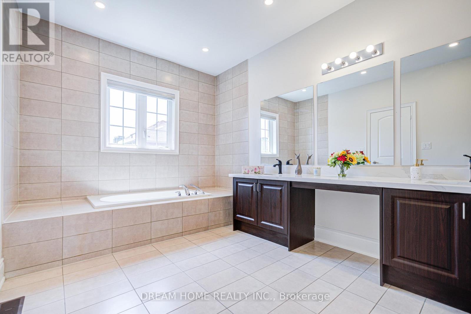 Photo 21 of 3178 Buttonbush Trail, Oakville ON