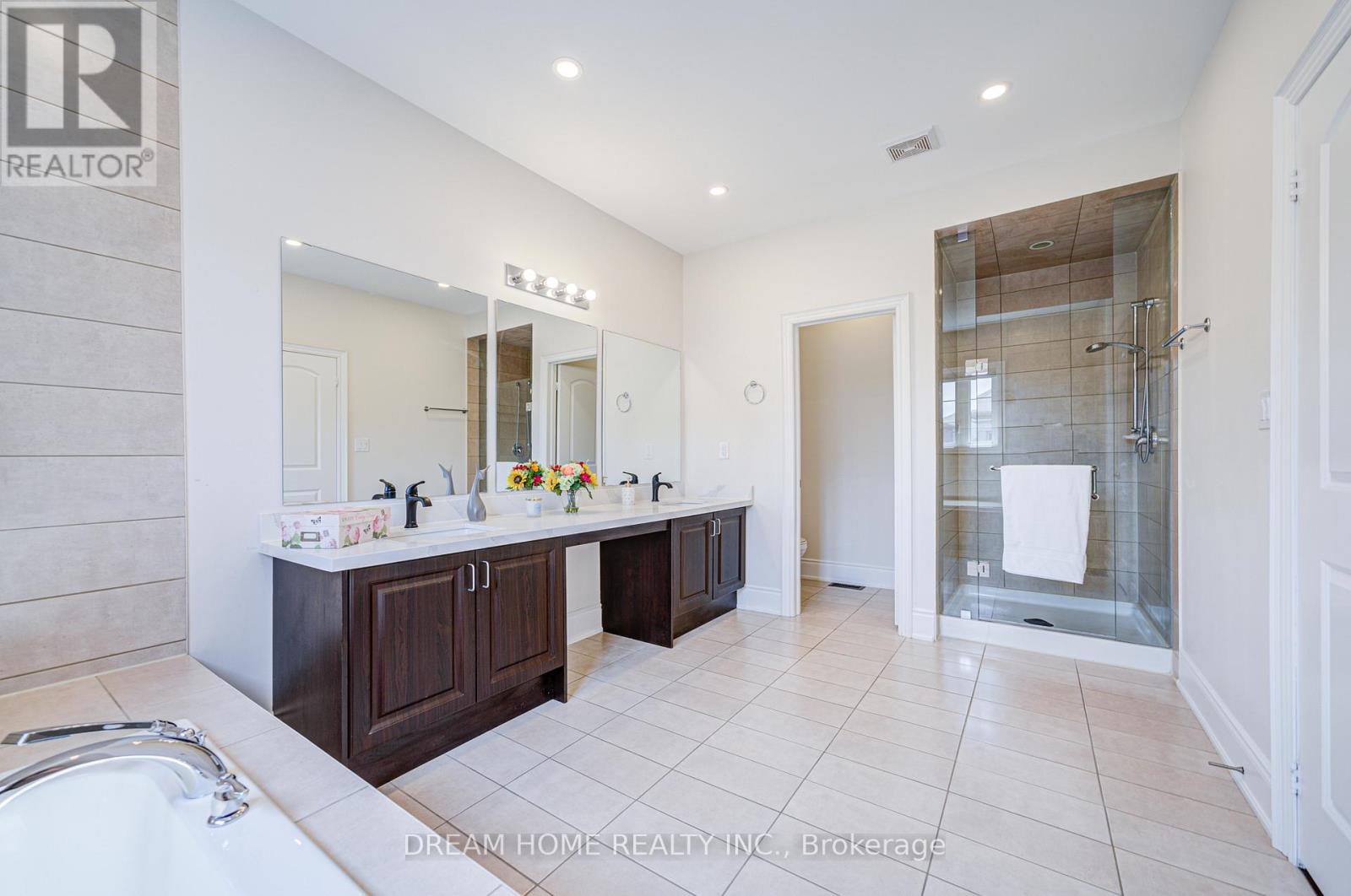 Photo 22 of 3178 Buttonbush Trail, Oakville ON