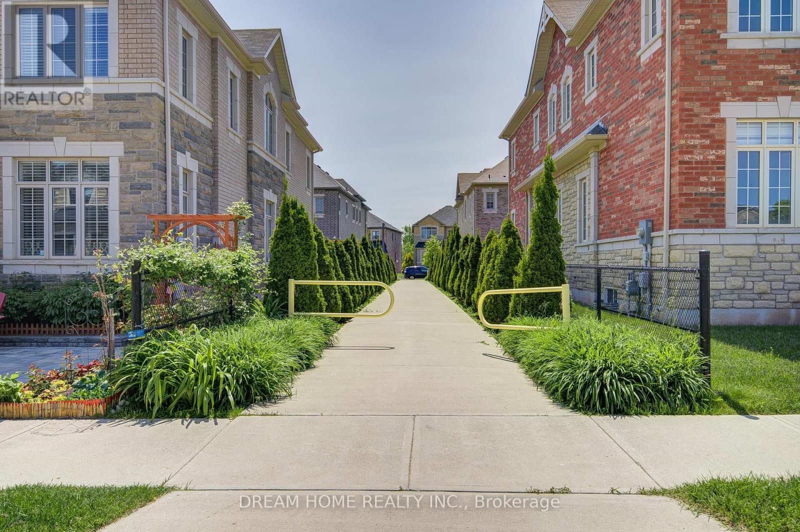 Photo 30 of 3178 Buttonbush Trail, Oakville ON