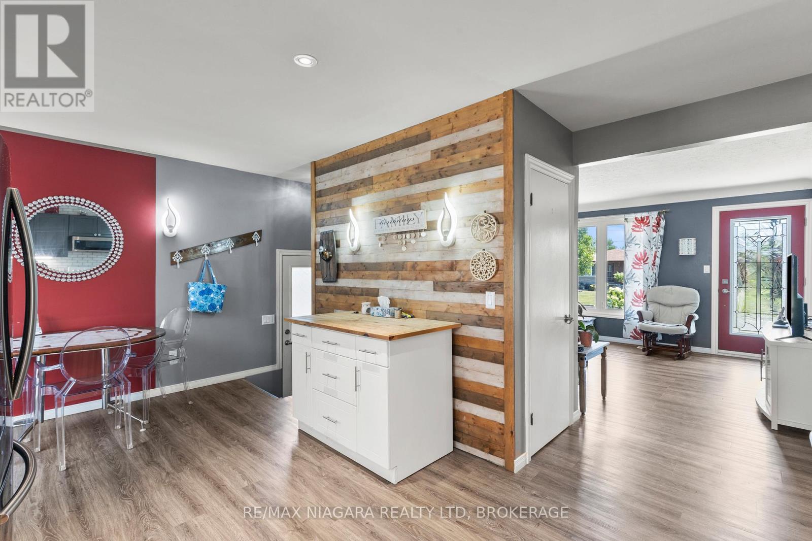 Photo 10 of 236 Cutress Avenue, Welland ON