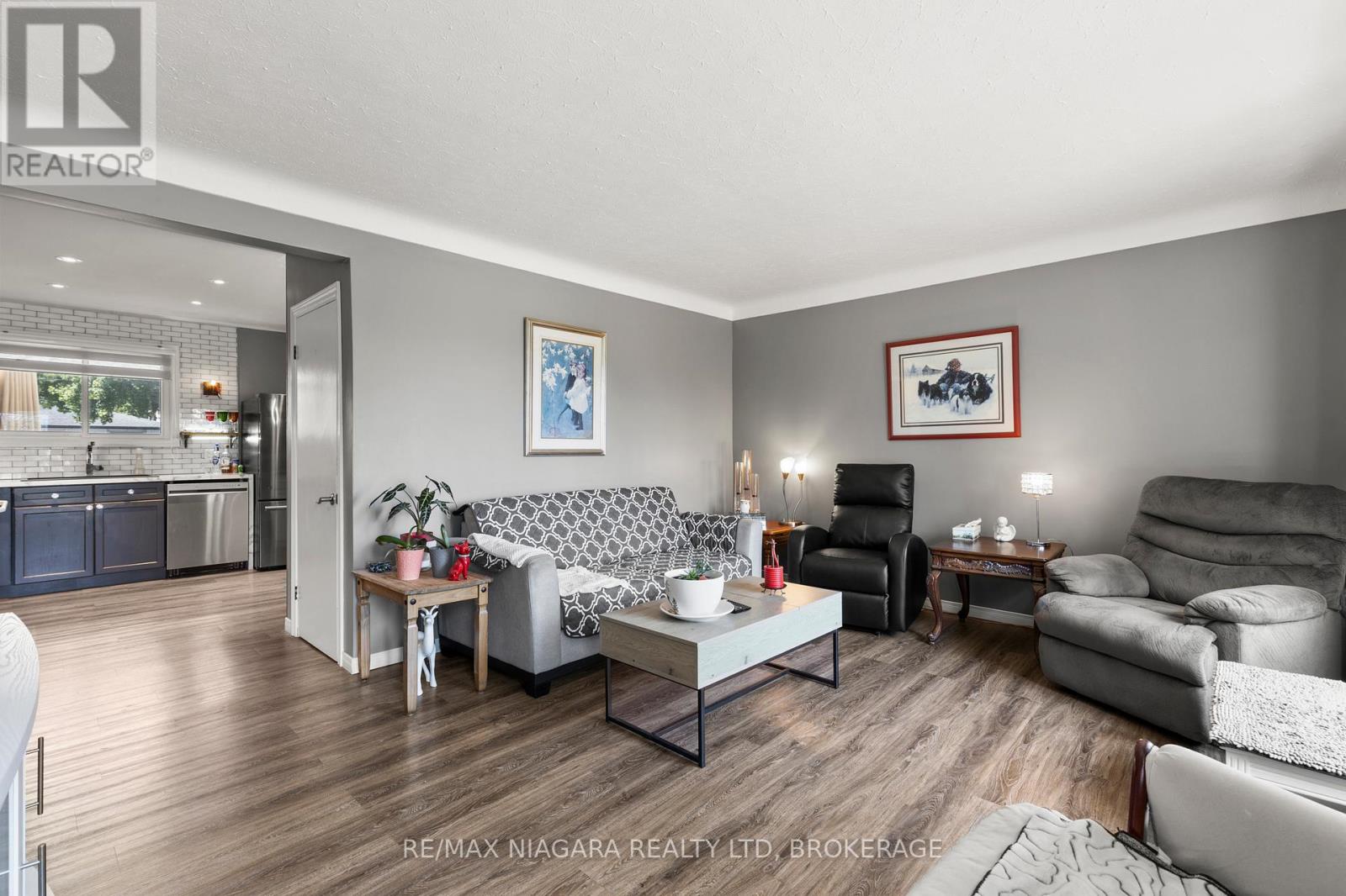 Photo 9 of 236 Cutress Avenue, Welland ON