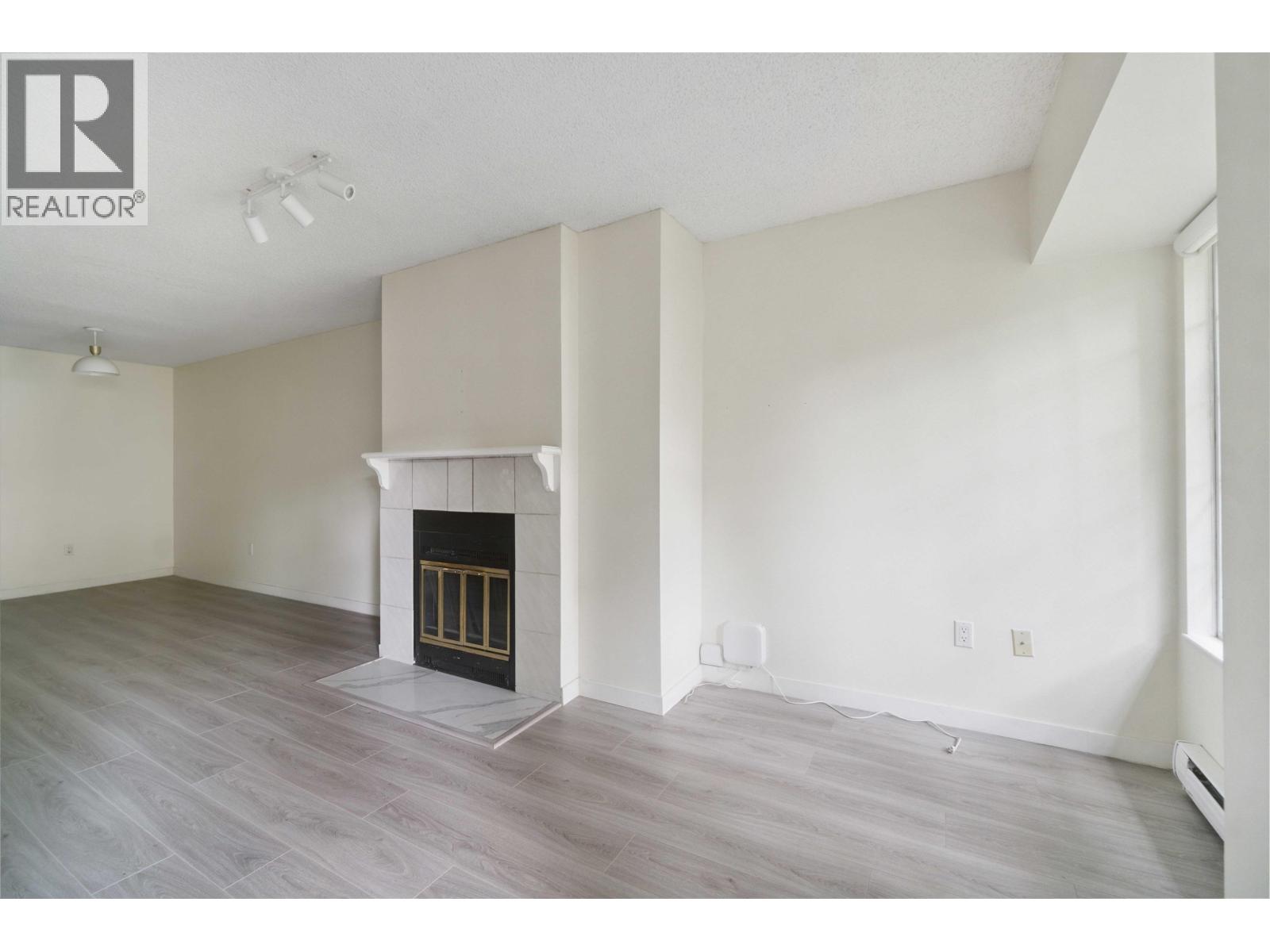 Photo 10 of 218 7591 Moffatt Road, Richmond BC