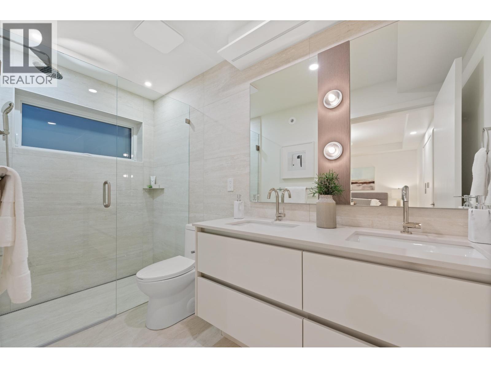 Photo 8 of 1 1632 E 21st Avenue, Vancouver BC