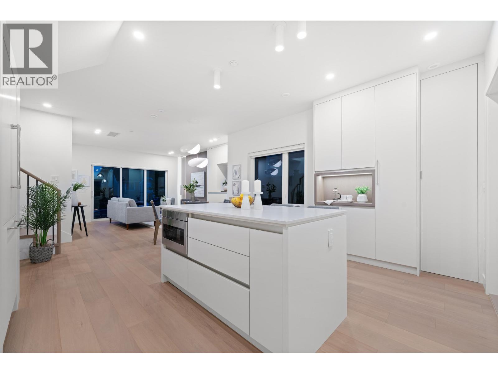 Photo 10 of 1 1632 E 21st Avenue, Vancouver BC