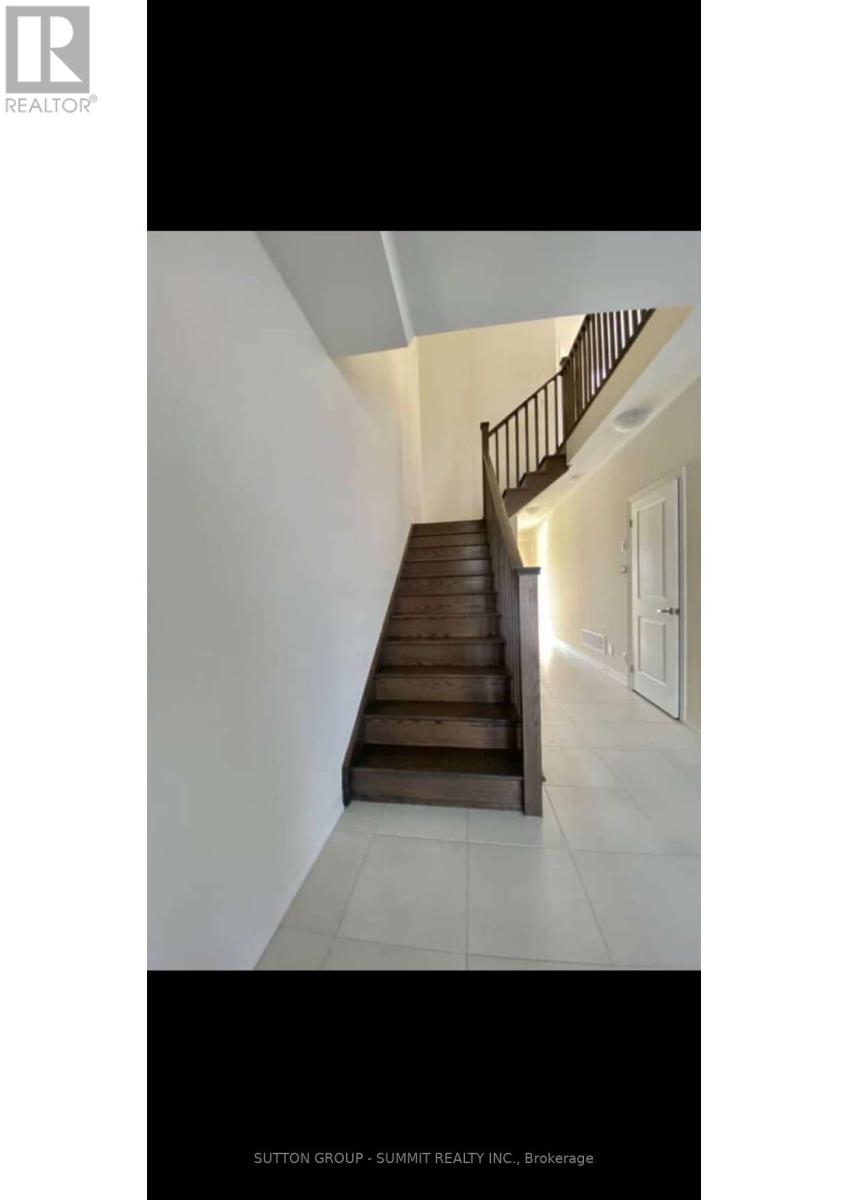 Photo 2 of 75 Grassbourne, Kitchener ON