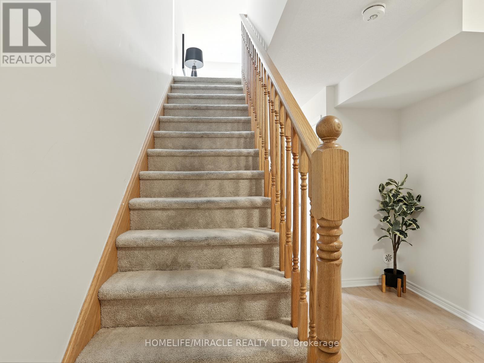 Photo 10 of 53 755 Linden Drive, Cambridge ON