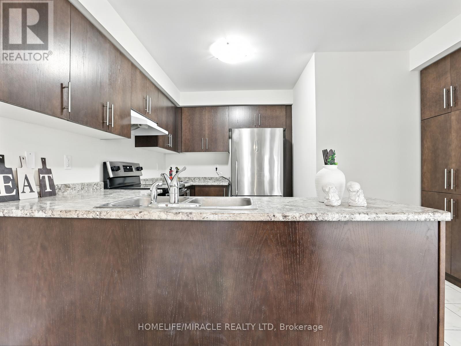 Photo 19 of 53 755 Linden Drive, Cambridge ON
