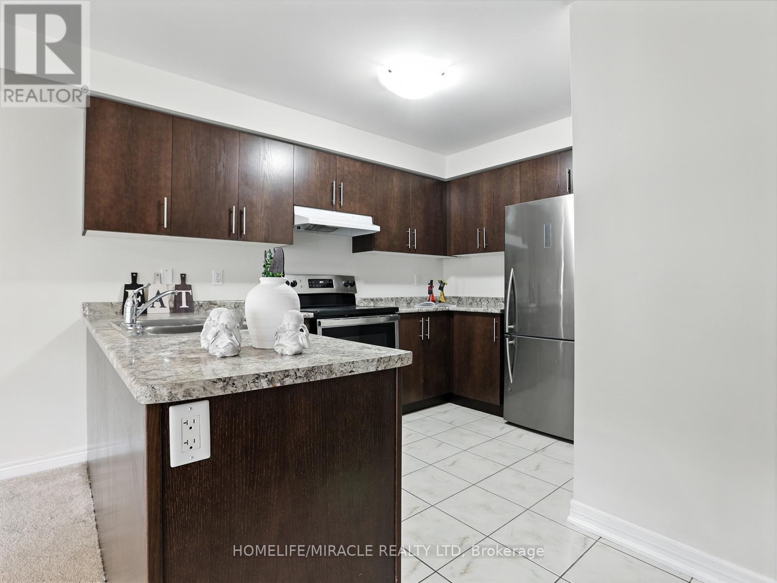 Photo 21 of 53 755 Linden Drive, Cambridge ON