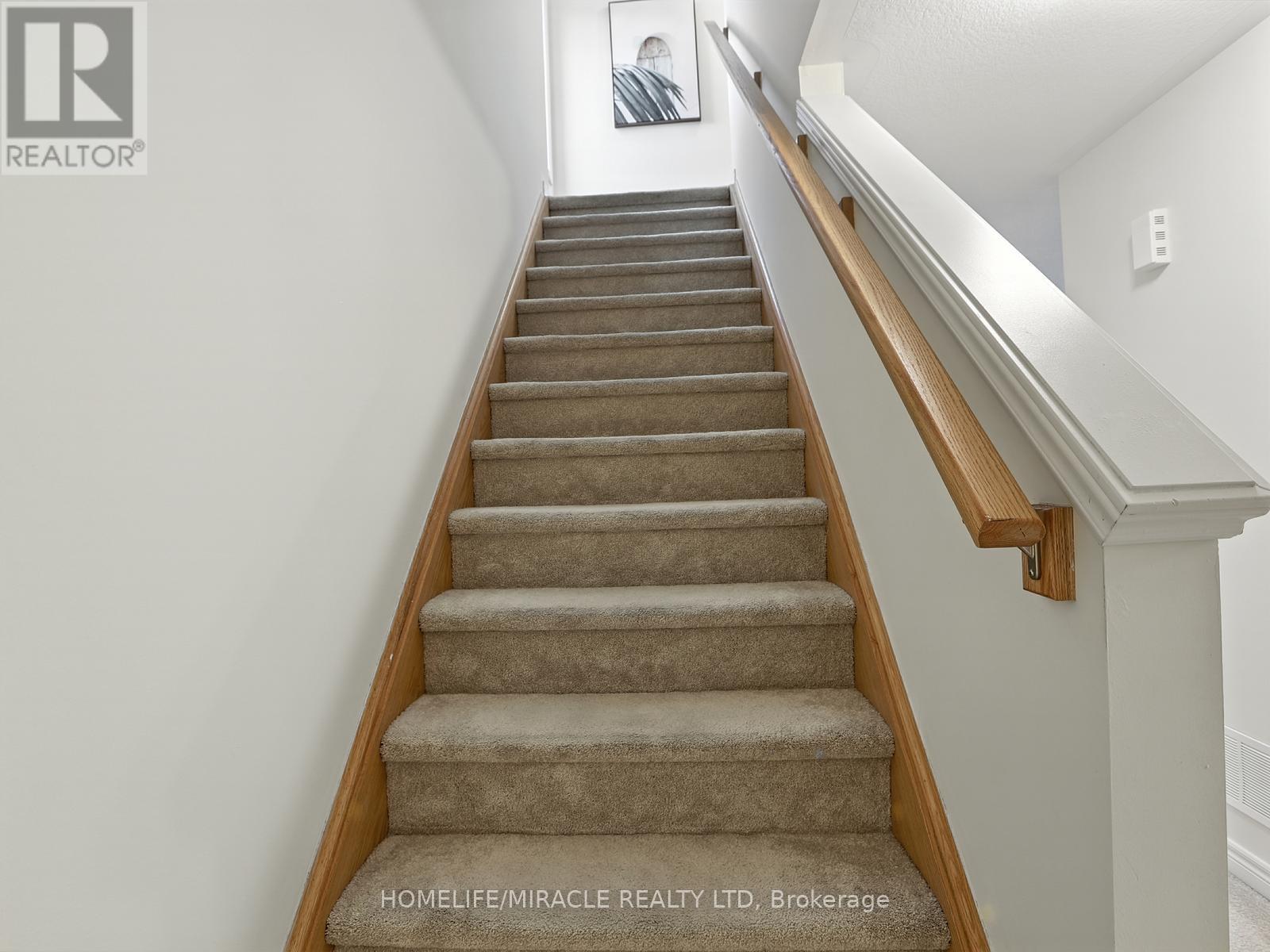 Photo 28 of 53 755 Linden Drive, Cambridge ON