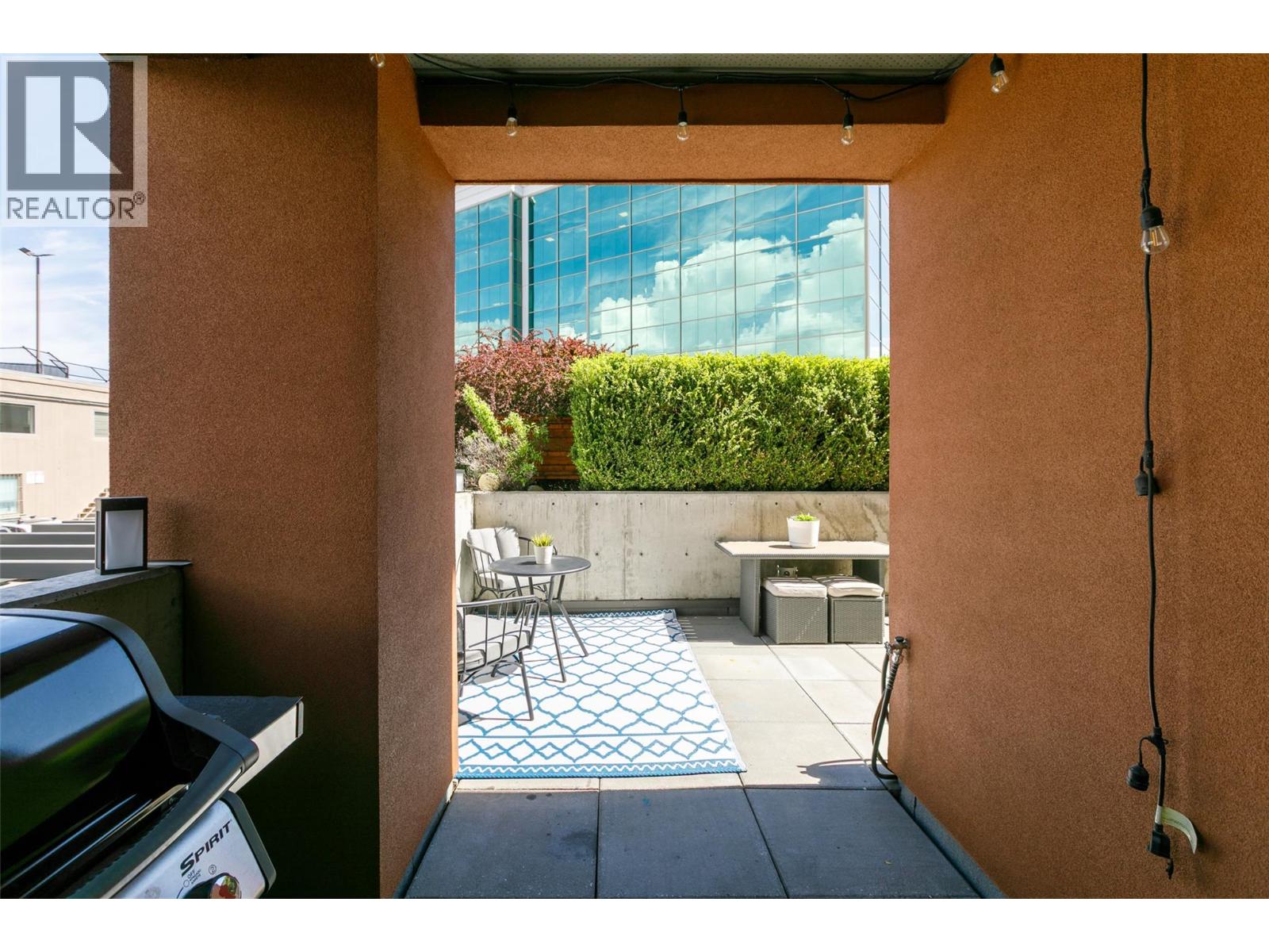 110 1550 Dickson Avenue, Kelowna