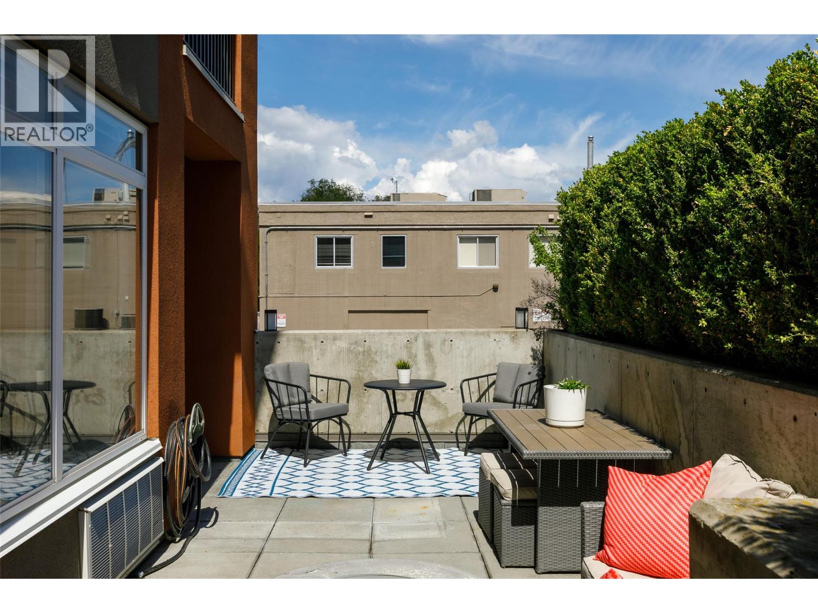 110 1550 Dickson Avenue, Kelowna