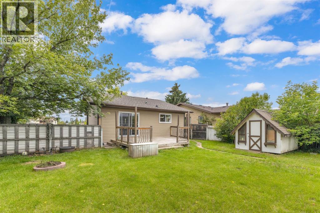 Photo 16 of 69 Erickson Drive, Red Deer AB