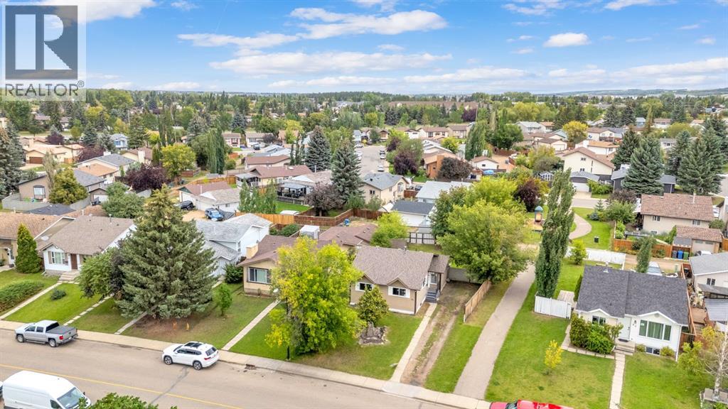 Photo 12 of 69 Erickson Drive, Red Deer AB