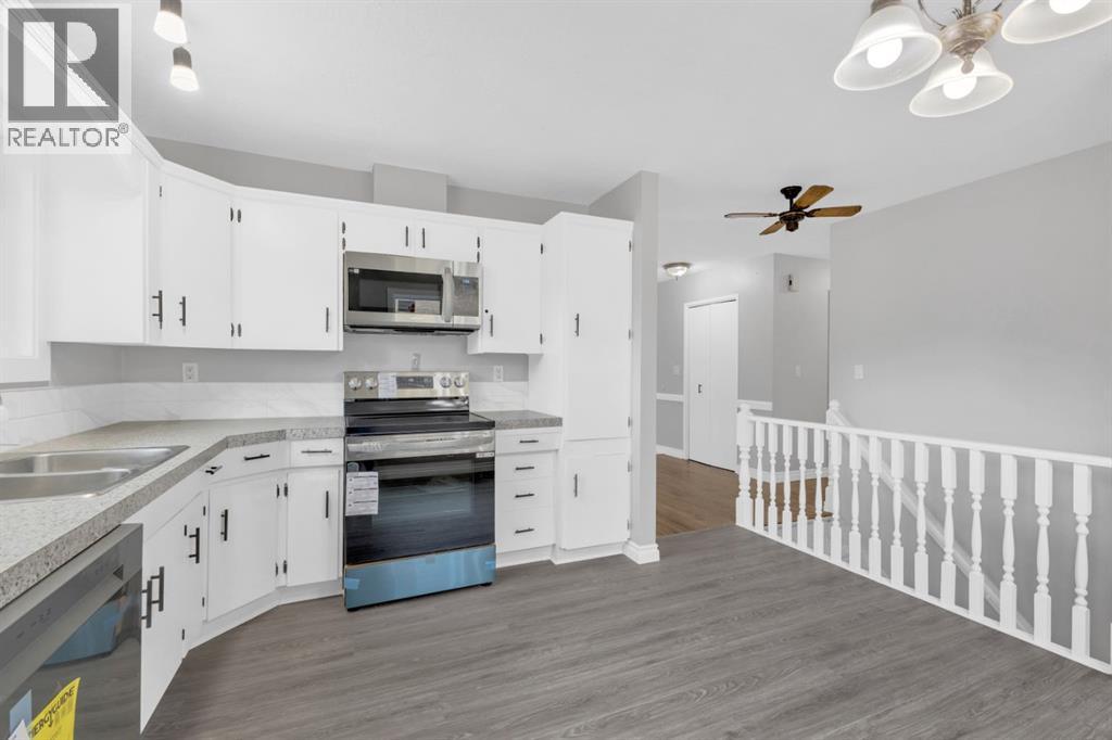 Photo 6 of 69 Erickson Drive, Red Deer AB