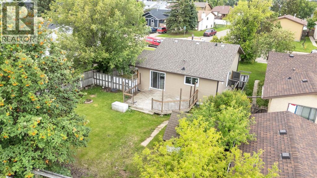 Photo 11 of 69 Erickson Drive, Red Deer AB