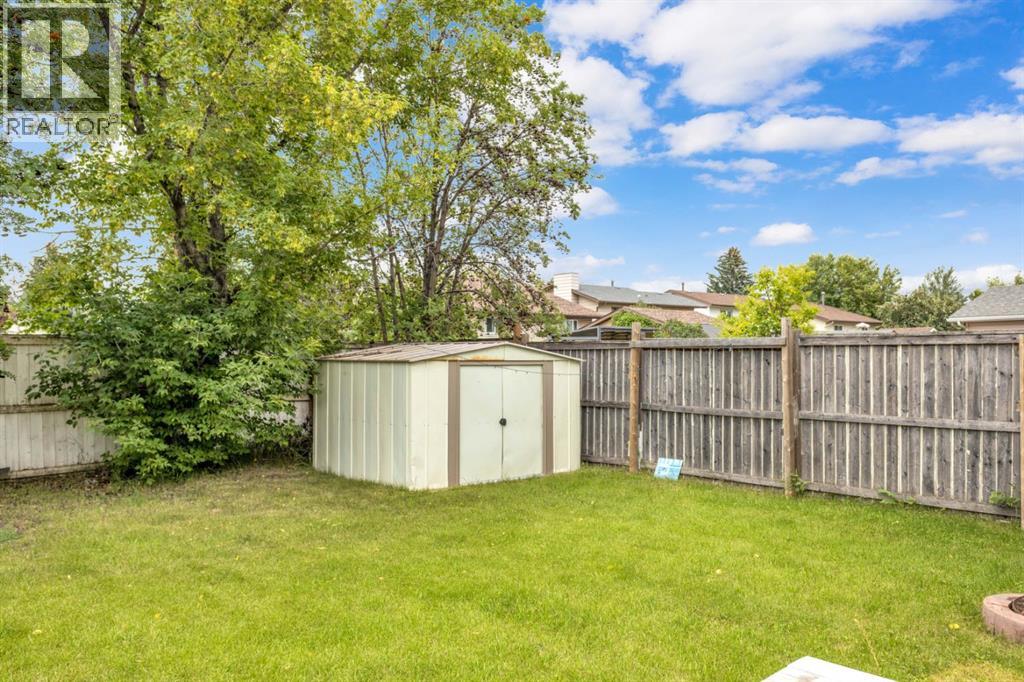Photo 15 of 69 Erickson Drive, Red Deer AB