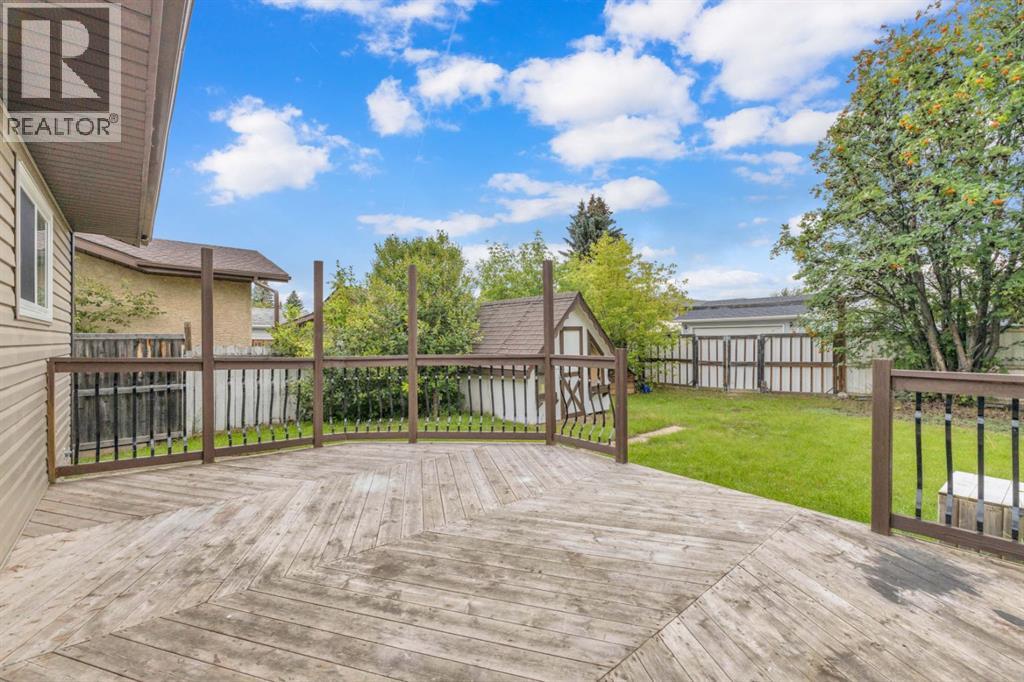Photo 13 of 69 Erickson Drive, Red Deer AB