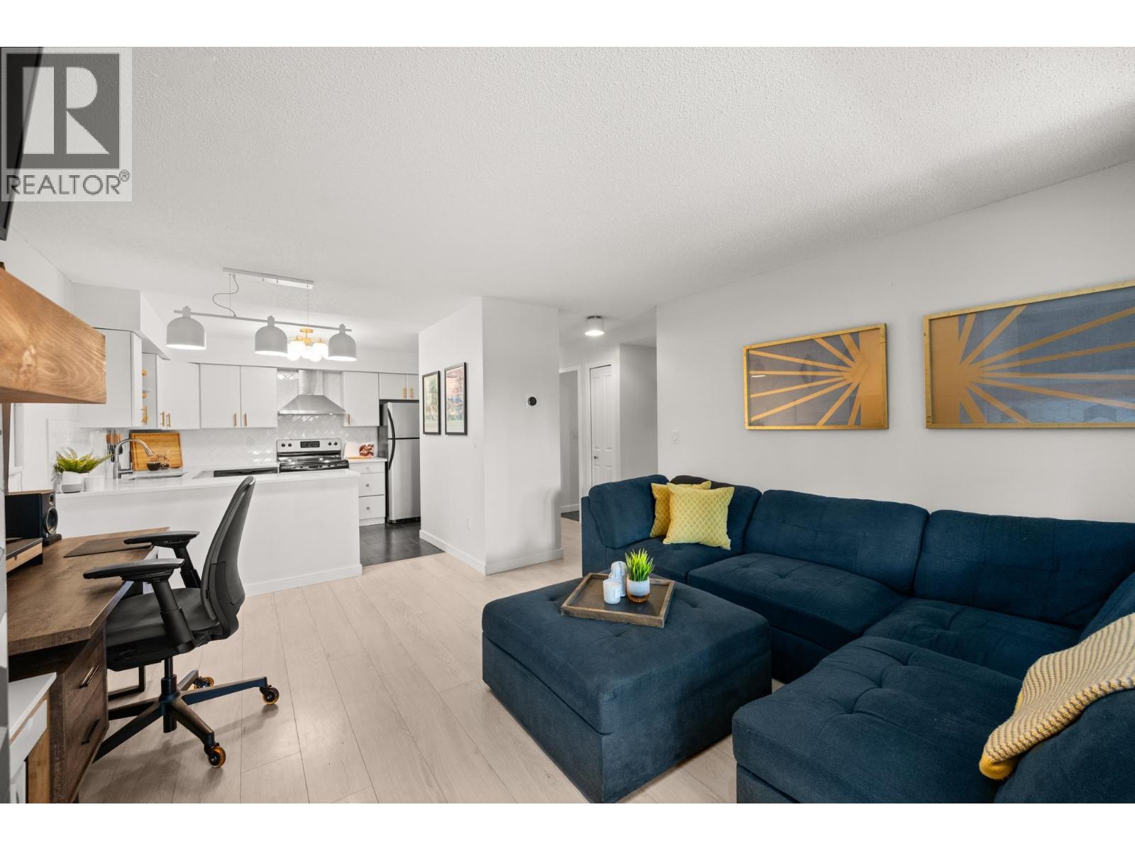 Photo 8 of 103 932 Robinson Street, Coquitlam BC