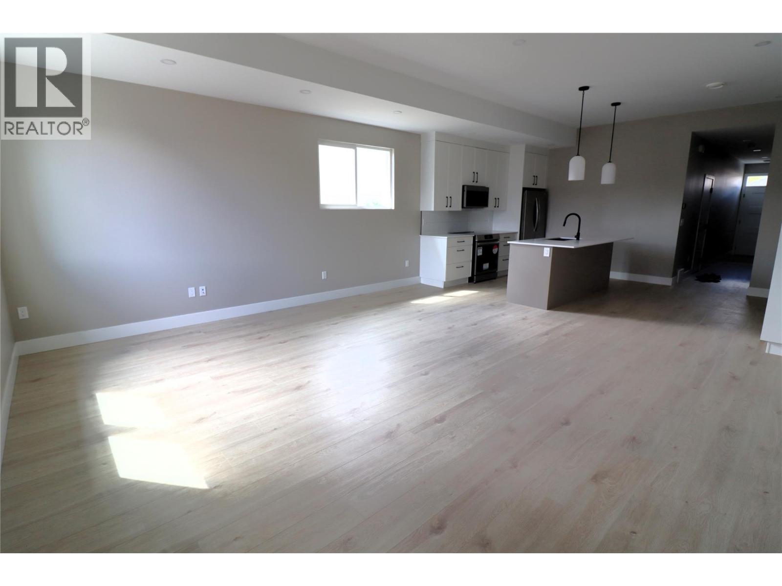 Photo 3 of 159 Chestnut Avenue, Kamloops BC