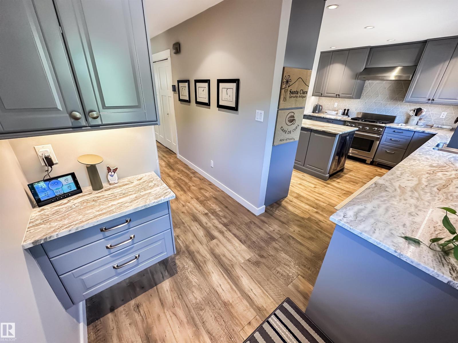 Photo 21 of 10218 73 St Nw, Edmonton AB
