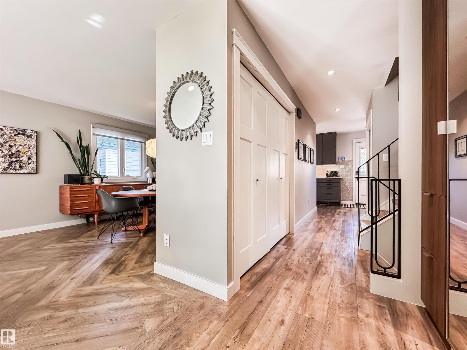 Photo 22 of 10218 73 St Nw, Edmonton AB