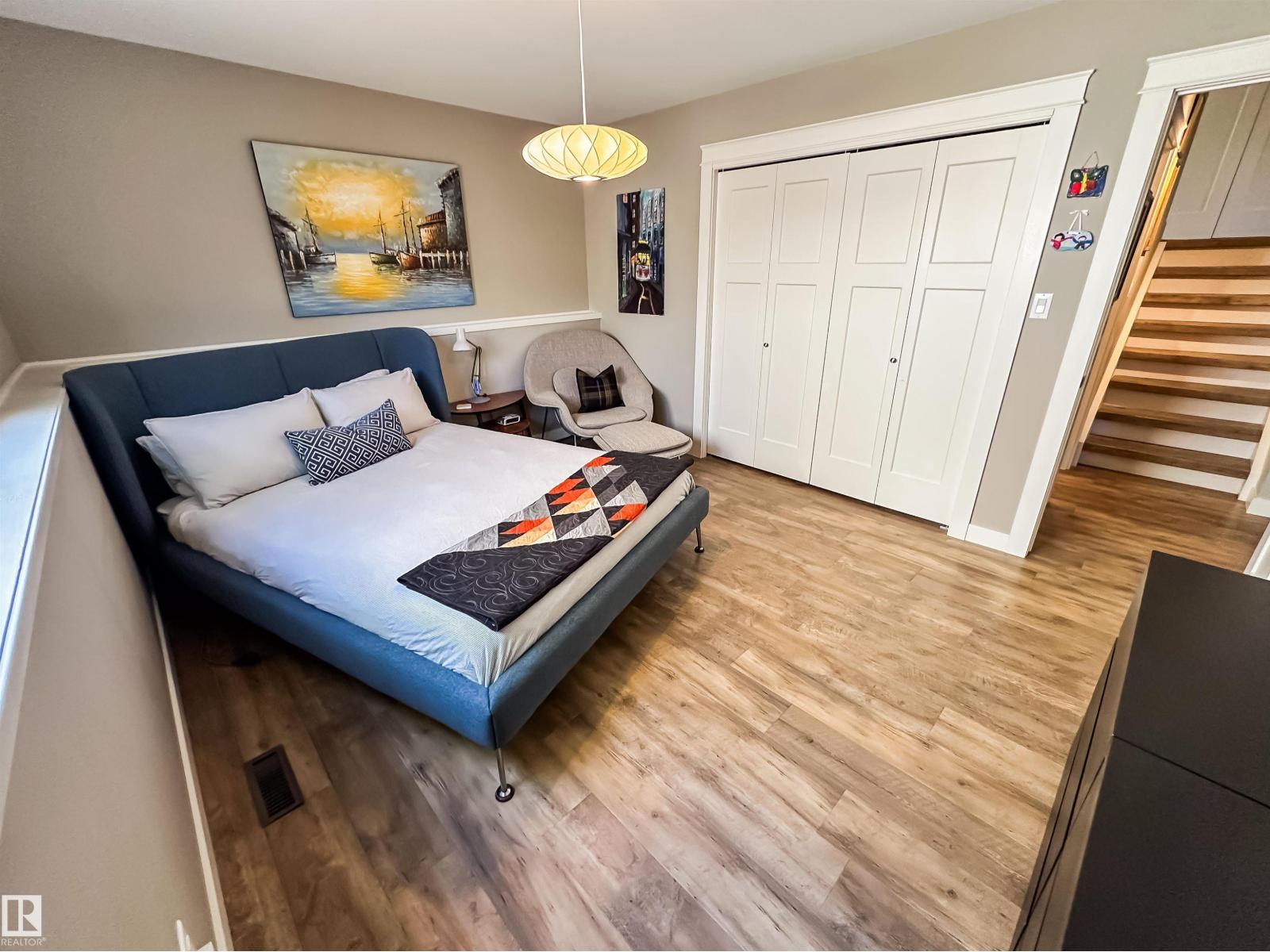 Photo 37 of 10218 73 St Nw, Edmonton AB