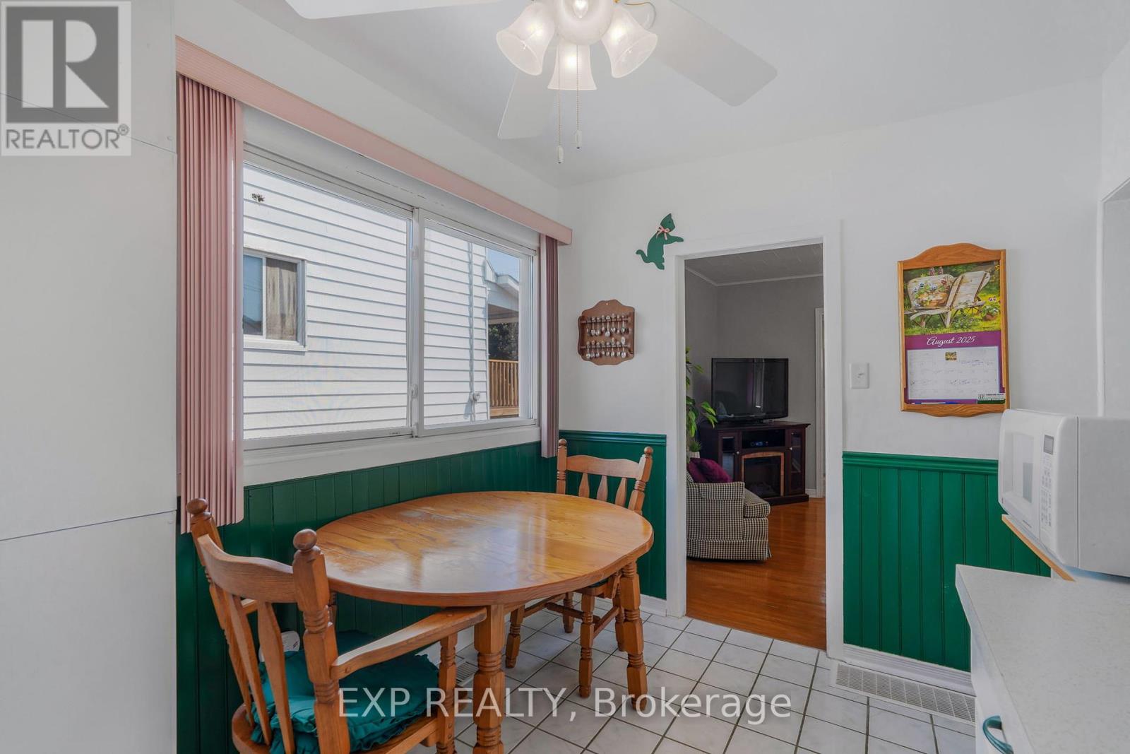 Photo 10 of 35 Twelfth Street E, Cornwall ON
