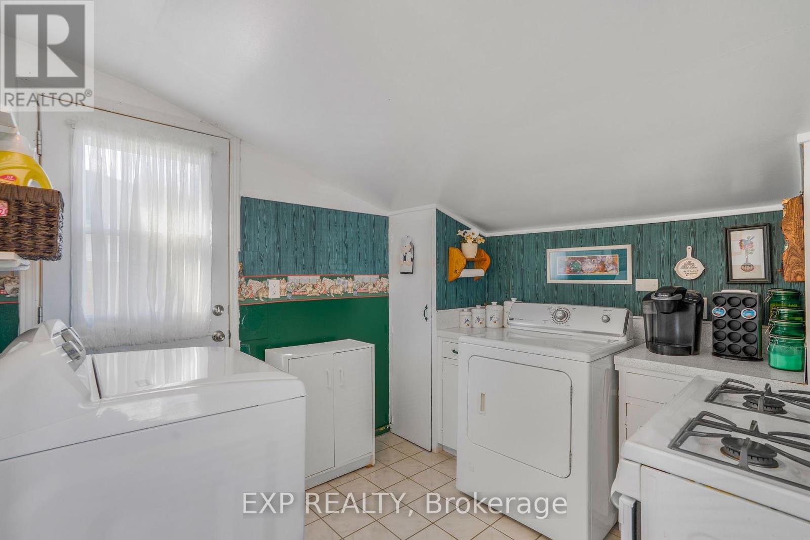 Photo 12 of 35 Twelfth Street E, Cornwall ON